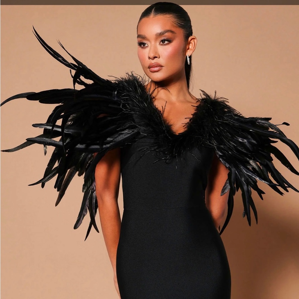 Fashion Nova Alex Feathered Maxi Dress NWT Size XS